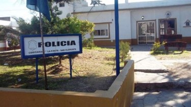 Nueve policías detenidos por el homicidio de un hombre en la Comisaría de San Clemente