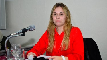 La concejal Fernández propuso destinar fondos del Deliberante a programas de asistencia. (Foto Néstor Salas)