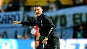Scaloni podría convocar a algún jugador para el partido con Colombia