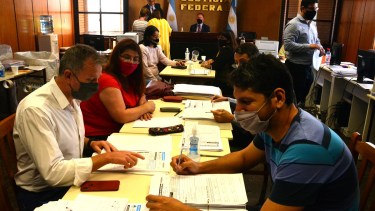 El operativo electoral podría concluir esta tarde, aunque si eso no sucede seguirá el viernes. Foto: Marcelo Ochoa