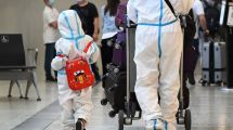 Imagen de Cómo puede afectar al turismo la variante Ómicron, preocupación mundial