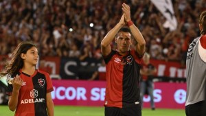 Maxi Rodríguez tuvo su despedida en el empate de Newell´s con Banfield