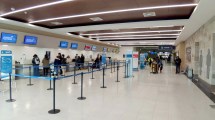 Imagen de Fin de semana largo: vuelos demorados en Bariloche y Neuquén por tormentas en Buenos Aires