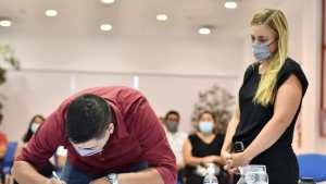 Firmaron los beneficiarios de los créditos Casa Propia en Roca