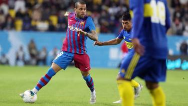 El partido de Dani Alves: figura en los 90&#8242; y gesto a Rossi en los penales