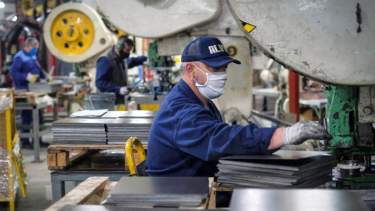 La UIA advirtió que el ausentismo laboral por Covid-19 fue del 13% en enero