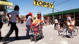 Crisis del 2001 en Neuquén: el mapa de los saqueos y las fotos de «Río Negro»