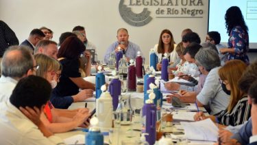 La resolución comprende  además la cobertura de la necesidad financiera para el 2023 y, en ese sentido, Economía solicita se le autorice un endeudamiento temporario. Foto Archivo: Marcelo Ochoa.