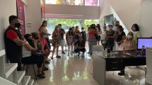 Imagen de Protesta en agencia de viajes de Neuquén por estafa