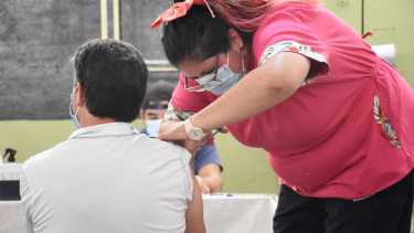 El gobierno ya proyecta la aplicación de una cuarta dosis contra el coronavirus. Foto: Florencia Salto.