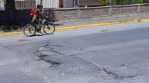 Imagen de Invertirán casi 50 millones de pesos para tapar los baches en Neuquén capital