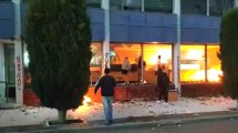 Imagen de Incendiaron el edificio del diario El Chubut, en Trelew
