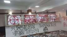 Imagen de Ataque a la Oficina de Turismo en El Bolsón: «Nos dijeron que pegaban donde más dolía»