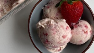 Helado de frutillas mega fácil
