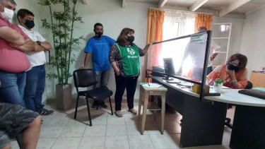 En Chichinales y Godoy municipales cobrarán un bono de fin de año. (Foto gentileza)