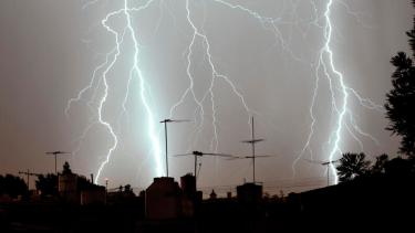 Deben extremarse los cuidados ante las posibles tormentas eléctricas.