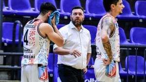 Deportivo Viedma no pudo con San Isidro y quedó eliminado del Súper 8