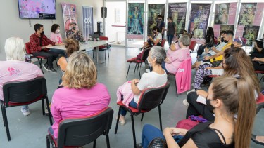 Tras pasar por Bariloche, el tatuador hizo una parada en Neuquén, para reconstruir los pezones de 25 mujeres. (Gentileza)