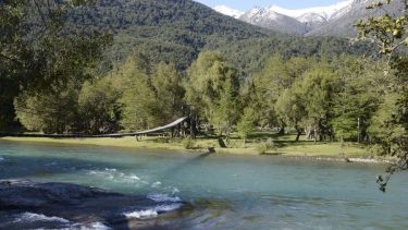 Una de las opciones para hacer turismo en vacaciones es El Manso.-