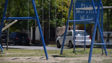 Una triste postal. Las cadenas extrañan a sus asientos y los niños. Foto: Gino Avoledo