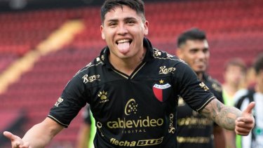 Facundo Farías seguiría unos meses más en el Sabalero, que jugará la Copa Libertadores, nada menos. 