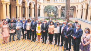 El gobierno busca a los gobernadores para dar una “buena imagen” al FMI