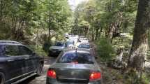 Imagen de Caos vehicular colapsó un acceso del parque Nahuel Huapi