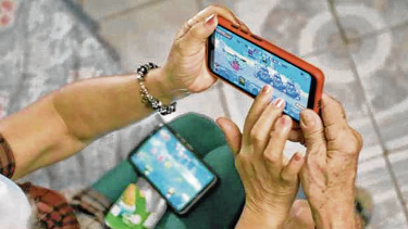 Más del 50% de las consultas a centros de tratamiento contra la adicción del juego provienen de jóvenes, muchos por juegos de apuestas cripto.
