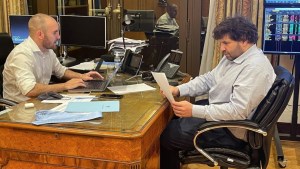 El Gobierno decide si paga U$S 731 millones y espera un anuncio del FMI