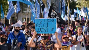 Imponen preventiva al hombre que le provocó 40 lesiones en el cuerpo a su pareja en Neuquén