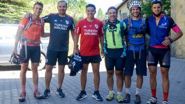 Marcelo Gallardo junto a su gente y un rostro que lo dice todo. Fotos: Patricio Rodríguez. 