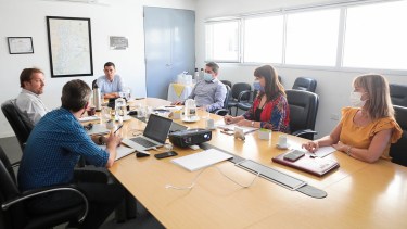 El vicegobernador Marcos Koopmann se reunió con el ministerio de Energía y Producción para ahondar detalles sobre la modificación de Compre Nequino. Foto: Gentileza Legislatura de Neuquén.