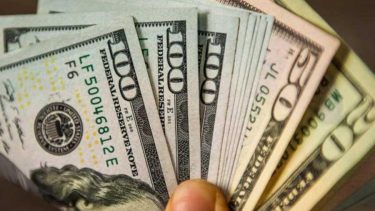 El dólar blue retrocedió: a cuánto cotiza este jueves