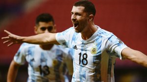 Guido Rodríguez dio negativo y se suma a la selección, donde Scaloni rearma el equipo