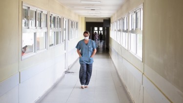 Las muertes de los adultos mayores se produjeron en el  hospital Aníbal Serra de San Antonio. Recomendaron completar esquemas de vacunación anti covid
Foto: Martín Brunella.