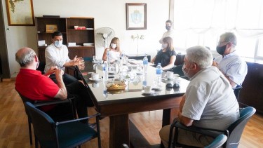 El vicegobernador se reunió con dirigentes de las pymes locales. Foto: gentileza.