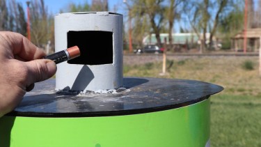 Las pilas tardan entre 100 y 500 años en degradarse y pueden contaminar hasta 3000 litros de agua.. Foto: Gentileza
