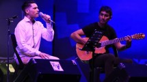 Imagen de Cantantes y bailarines de Roca en la cumbre del folclore nacional