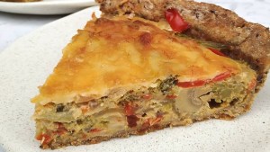 Tarta integral de brócoli y champiñones