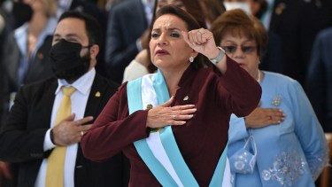 Castro asumió en un contexto de crisis en Honduras.