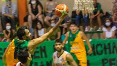 Julián Fedele fue una de las figuras del equipo de Fenando Claris. Foto: El Verde. 