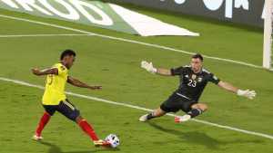 Dibu Martínez y un festejo viral después del partido con Colombia