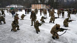 EEUU y Ucrania movilizan soldados mientras Rusia niega la acusación sobre una posible invasión