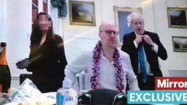 Boris Johnson enfrenta nuevas acusaciones por otro evento durante la pandemia. 