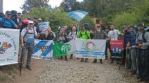 Imagen de Lago Escondido: «Nos amenazaron con hundirnos en el lago», la denuncia de un manifestante