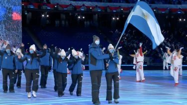 Los abanderados de la delegación argentina serán los primeros en competir. Dal Farra y Baruzzi llevaron la celeste y blanca en la inauguración. 
