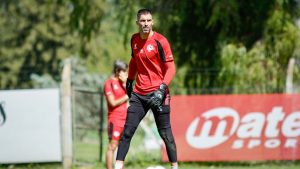 Andújar fue insultado por hinchas de Huracán, reaccionó y pidió disculpas