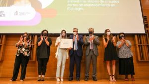 Una científica de Río Negro fue premiada por el Presidente y recibió 200 mil pesos