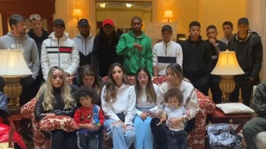 Los futbolistas subieron un video junto a sus respectivas familias para pedirle al gobierno de Brasil que los saque del país. 