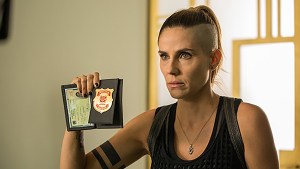 Cuatro producciones para disfrutar en casa: series y películas, ¿con cuál te quedás?